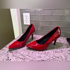 Vera Wang red patent leather heels. 61/2